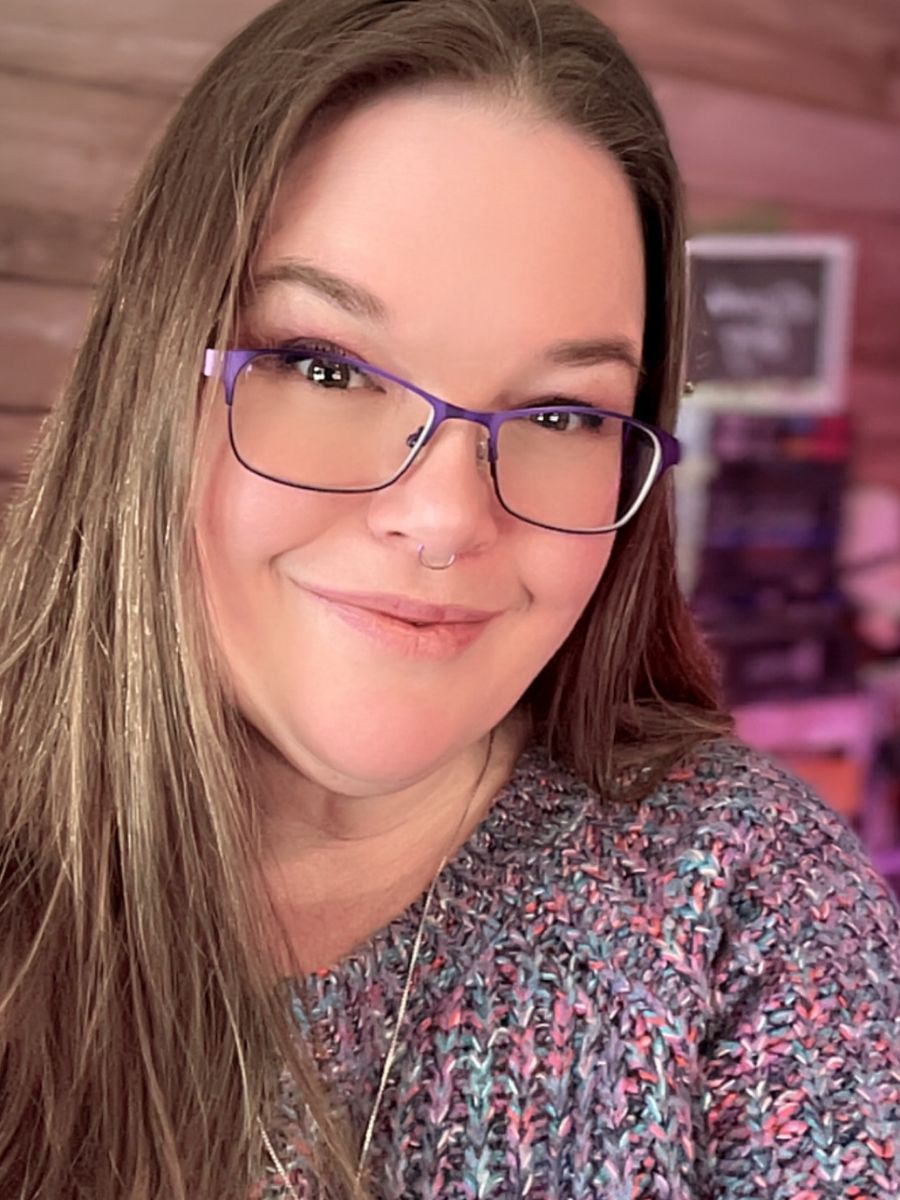 Carissa Andrews, author of paranormal and urban fantasy novels